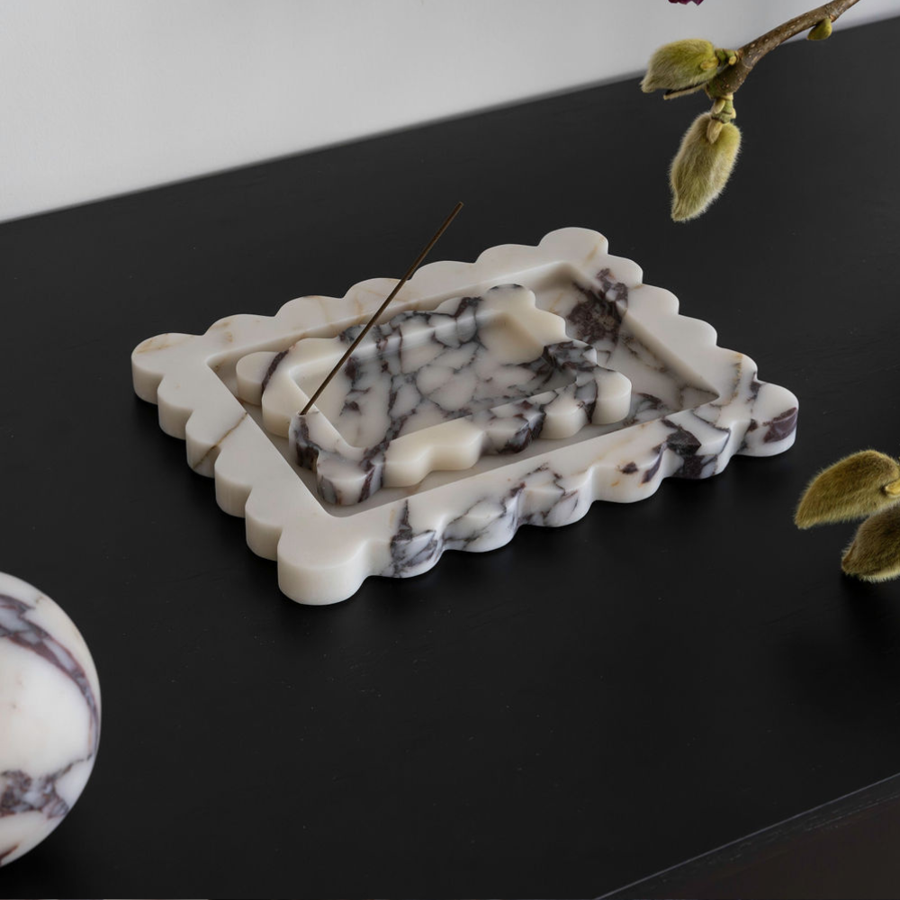Palazzo Medium Scalloped Tray – Luxury homeware tray with opulent scalloped edges, inspired by palatial architecture. Perfect for elevating work or living spaces with elegant design and functional style
