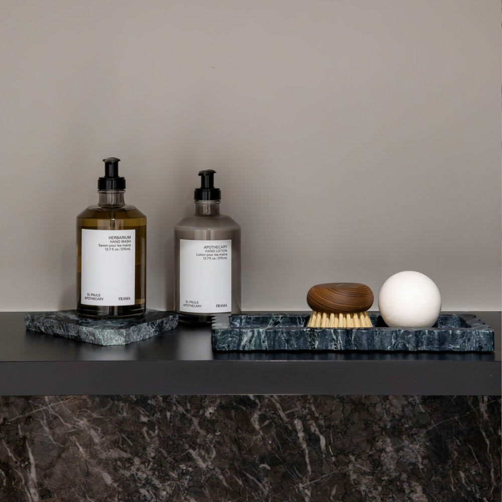 Palazzo Small Scalloped Bar Tray – Luxury narrow tray with scalloped edges, perfect for small spaces. Elegant design inspired by palatial architecture, ideal for bedroom, bathroom, or living room.