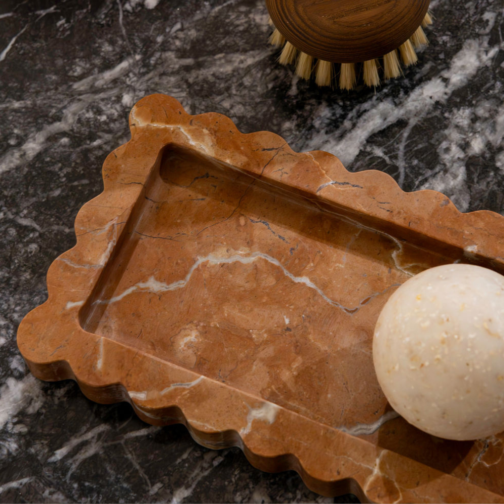 Palazzo Small Scalloped Bar Tray – Luxury narrow tray with scalloped edges, perfect for small spaces. Elegant design inspired by palatial architecture, ideal for bedroom, bathroom, or living room.