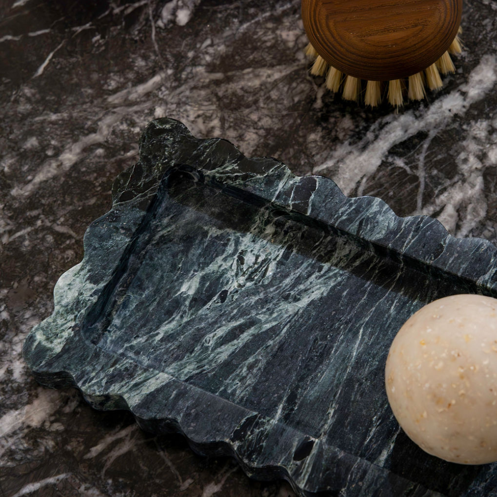 Palazzo Small Scalloped Bar Tray – Luxury narrow tray with scalloped edges, perfect for small spaces. Elegant design inspired by palatial architecture, ideal for bedroom, bathroom, or living room.