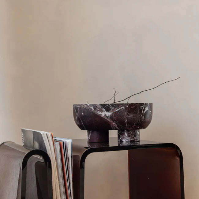 The Top 5 Must-Have Accessories for a Modern Office Space