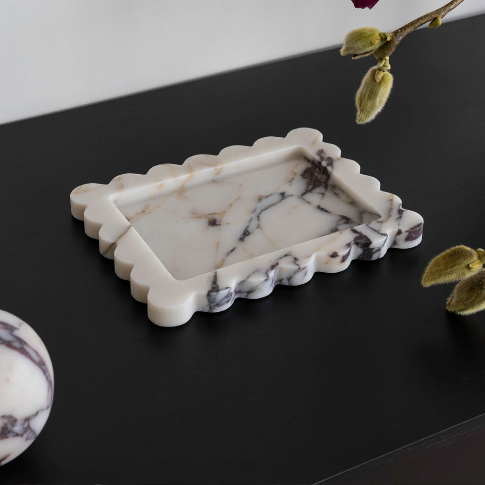 Palazzo Medium Scalloped Tray